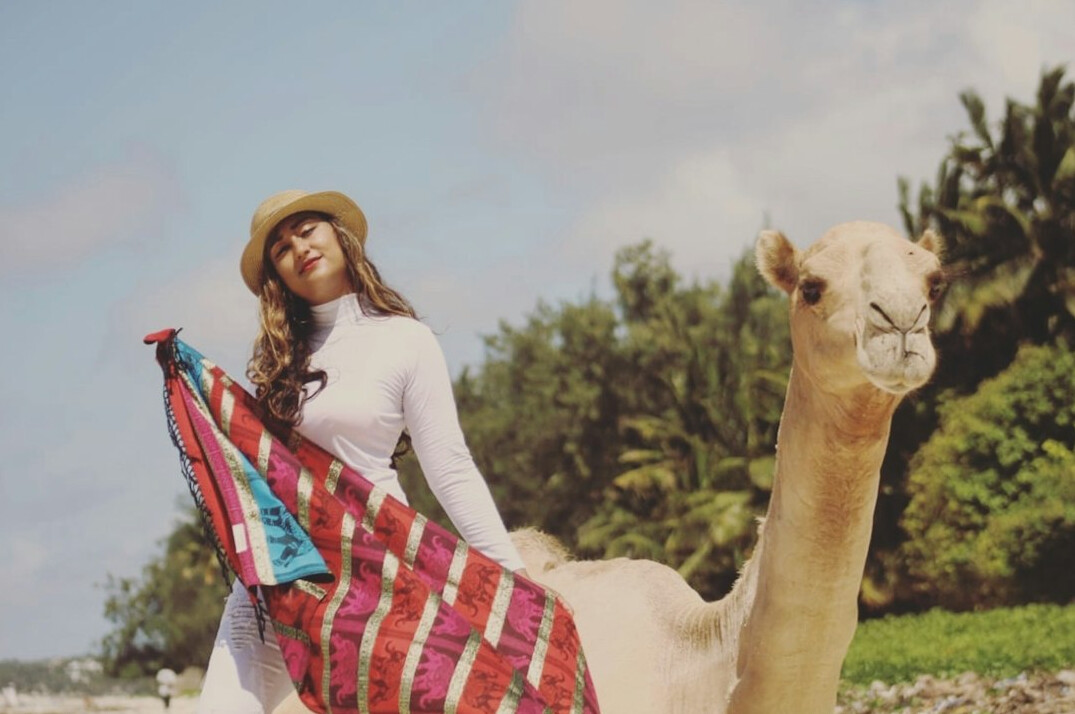 actress with animals